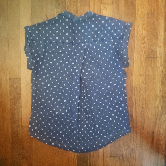 Womens Sz Small Button Down Shirt Sleeveless Nautical Costal Classic Beach - Picture 2 of 9